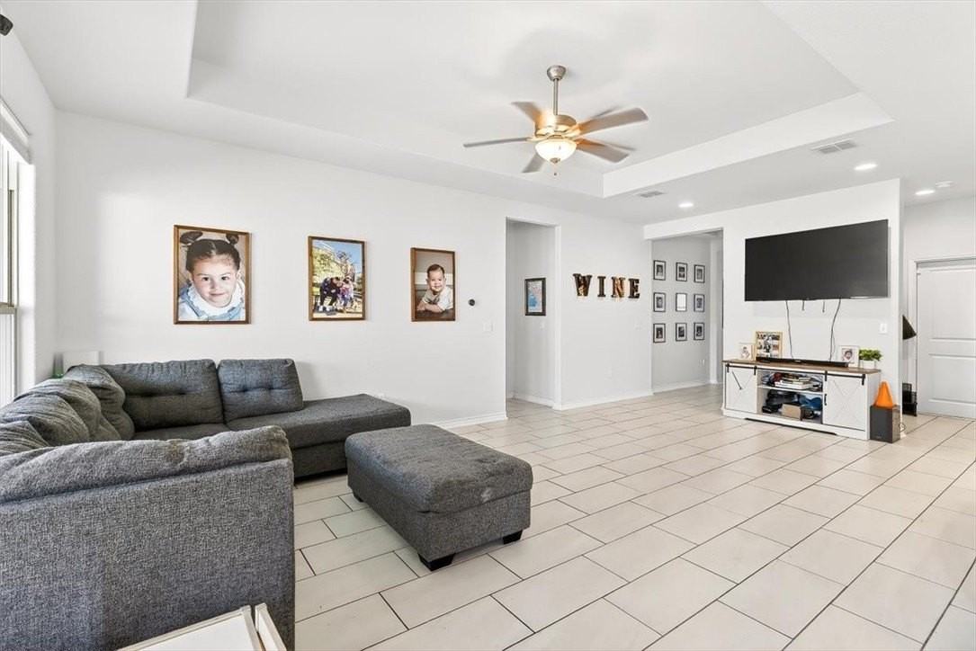 2614 Vista Del Sol St - Photo 7 of 39