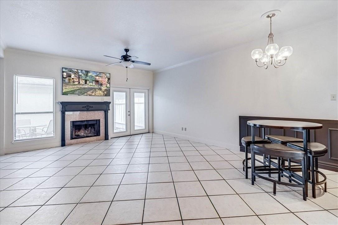 2713 Saint Joseph St Apt K - Photo 4 of 40