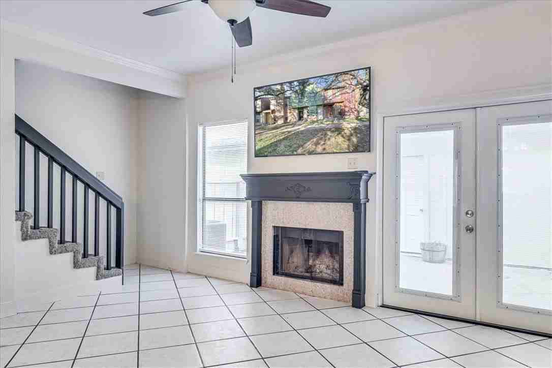 2713 Saint Joseph St Apt K - Photo 7 of 40