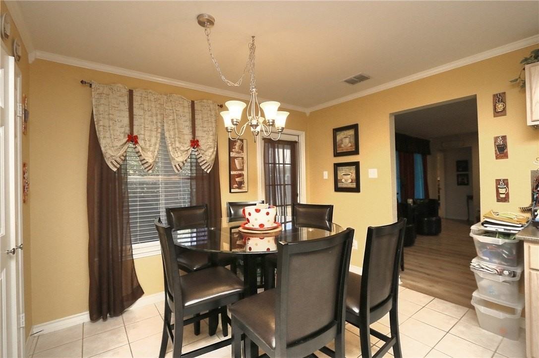 7813 Kingshire Dr - Photo 2 of 9