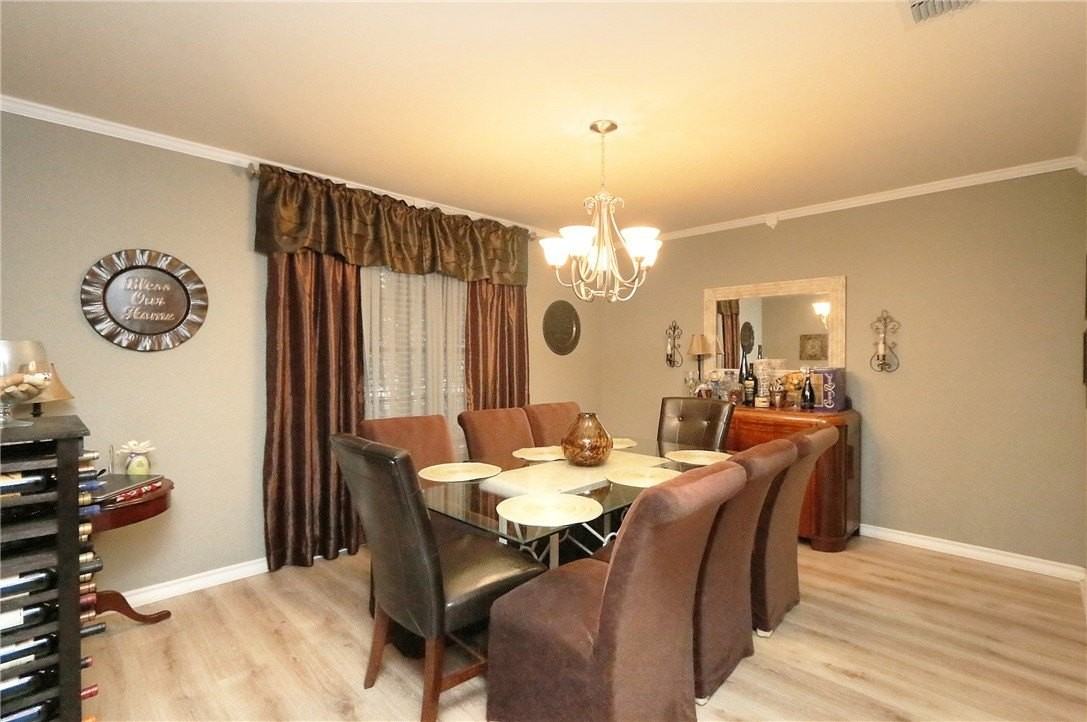 7813 Kingshire Dr - Photo 3 of 9