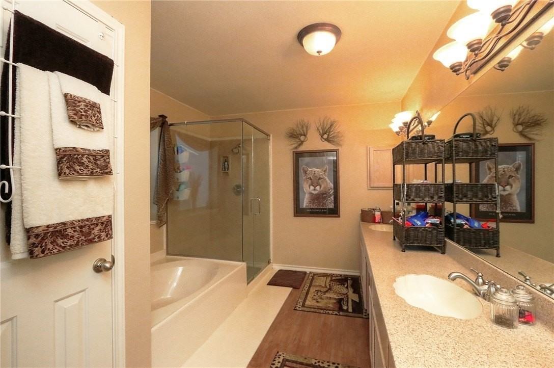 7813 Kingshire Dr - Photo 4 of 9