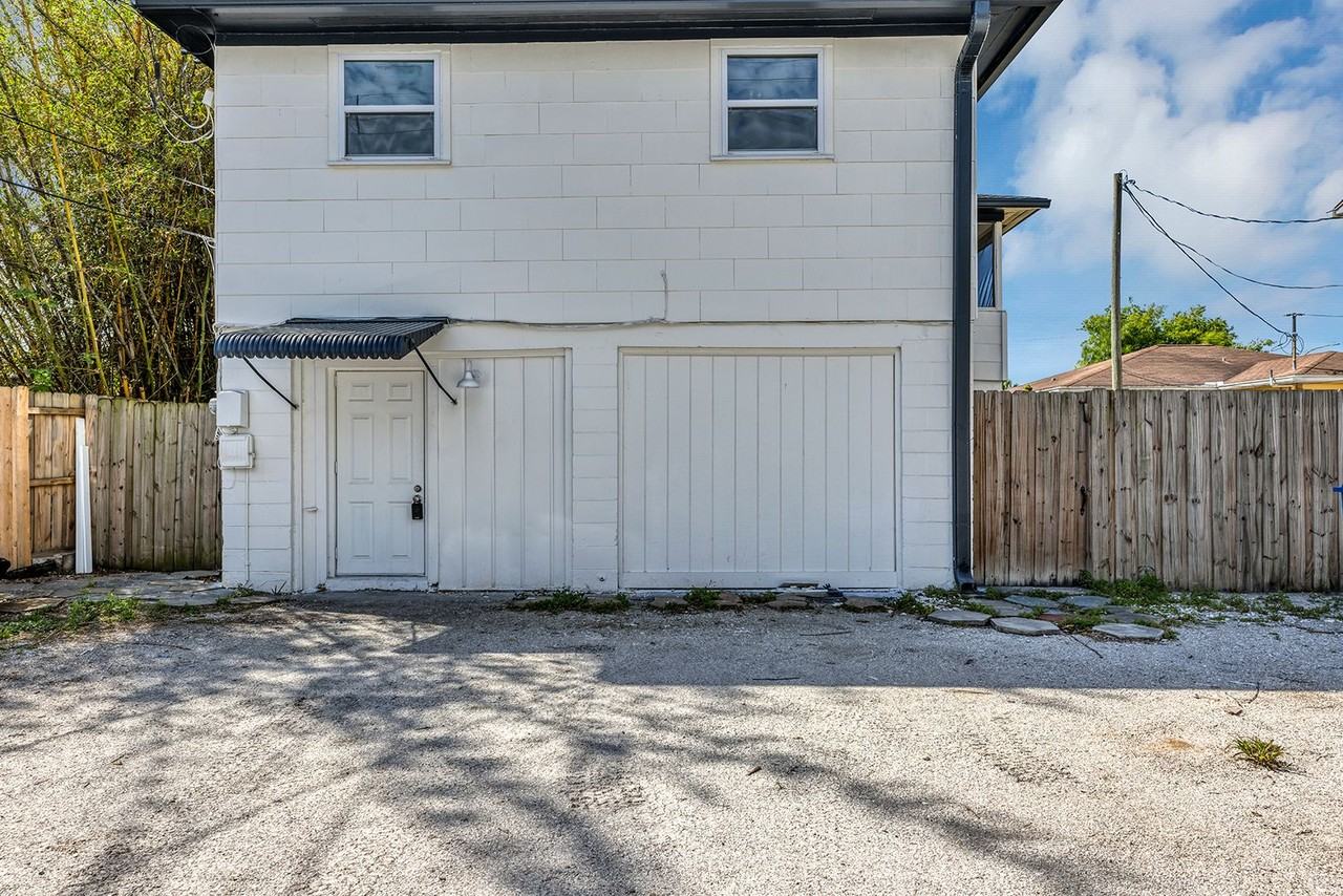 2027 1/2 30th Ave N