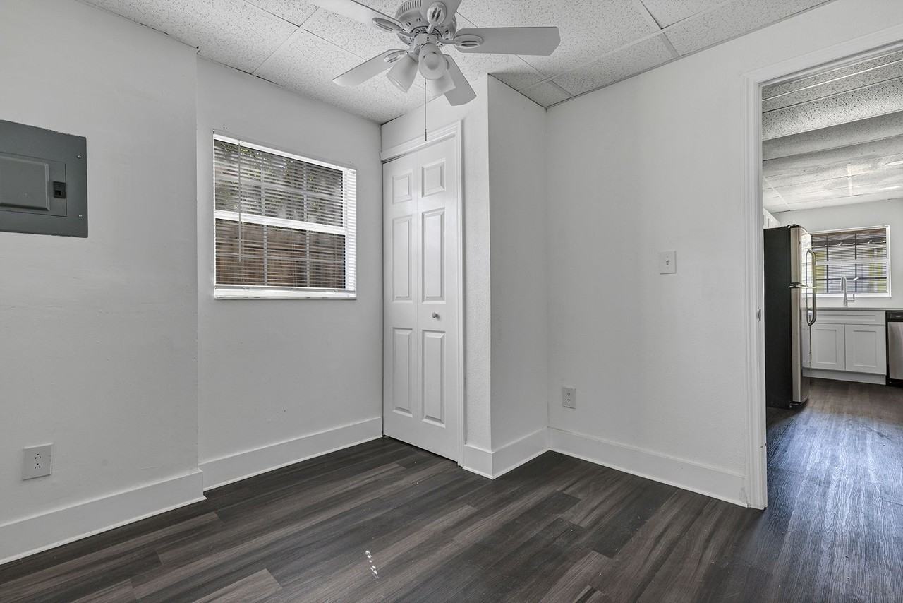 2027 1/2 30th Ave N - Photo 3 of 18