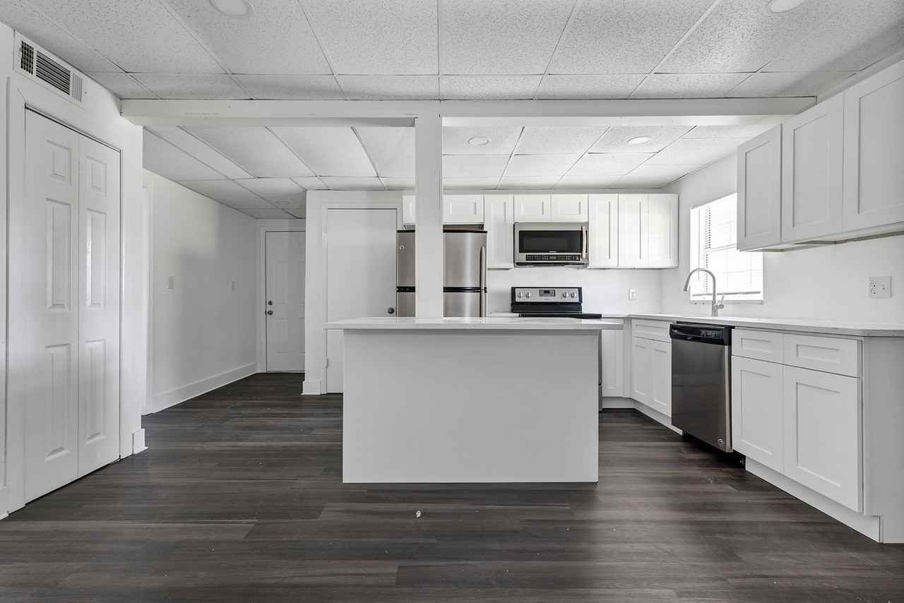 2027 1/2 30th Ave N - Photo 7 of 18