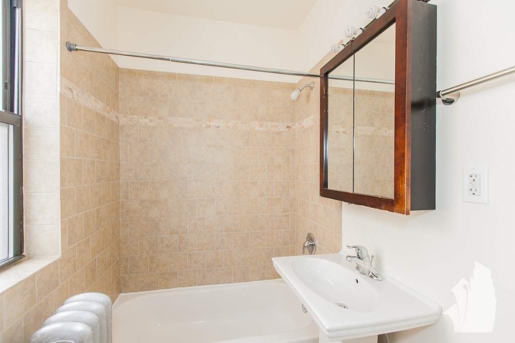 4535 N Leavitt St #4535G - Photo 5 of 7