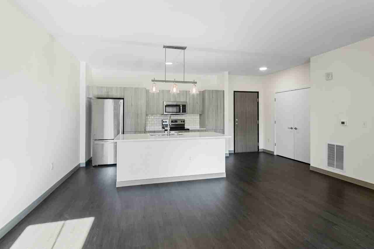 2420 E Capitol Dr #401 - Photo 5 of 26