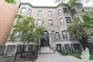 featured image of 3820 N Sheffield Ave