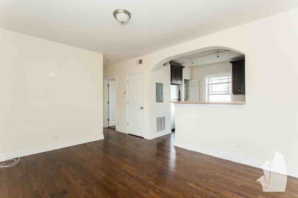 3808 N Sheffield Ave #3808-1W - Photo 3 of 11