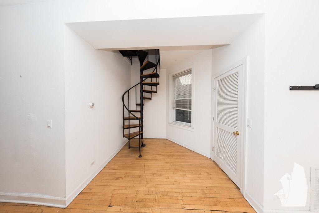 2318 N Southport Ave #3R - Photo 4 of 19