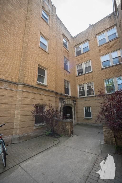 5208 N Leavitt St #2202-2 - Photo 2 of 12