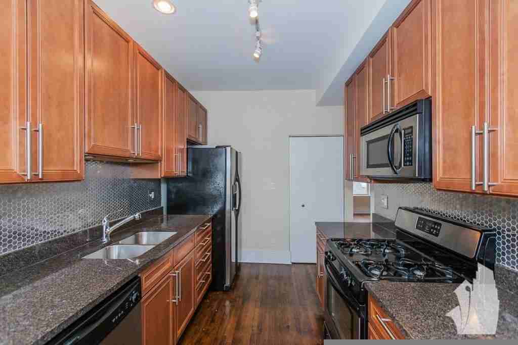 1851 W Cornelia Ave #1849-1 - Photo 4 of 9