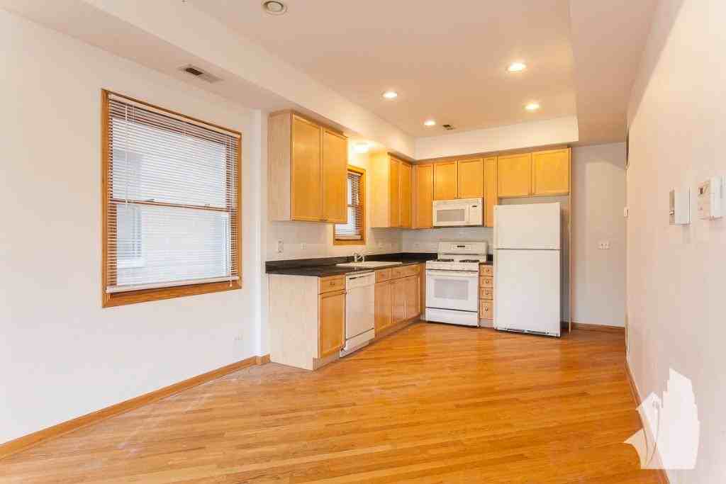 1326 W Diversey Pkwy #2 - Photo 3 of 16