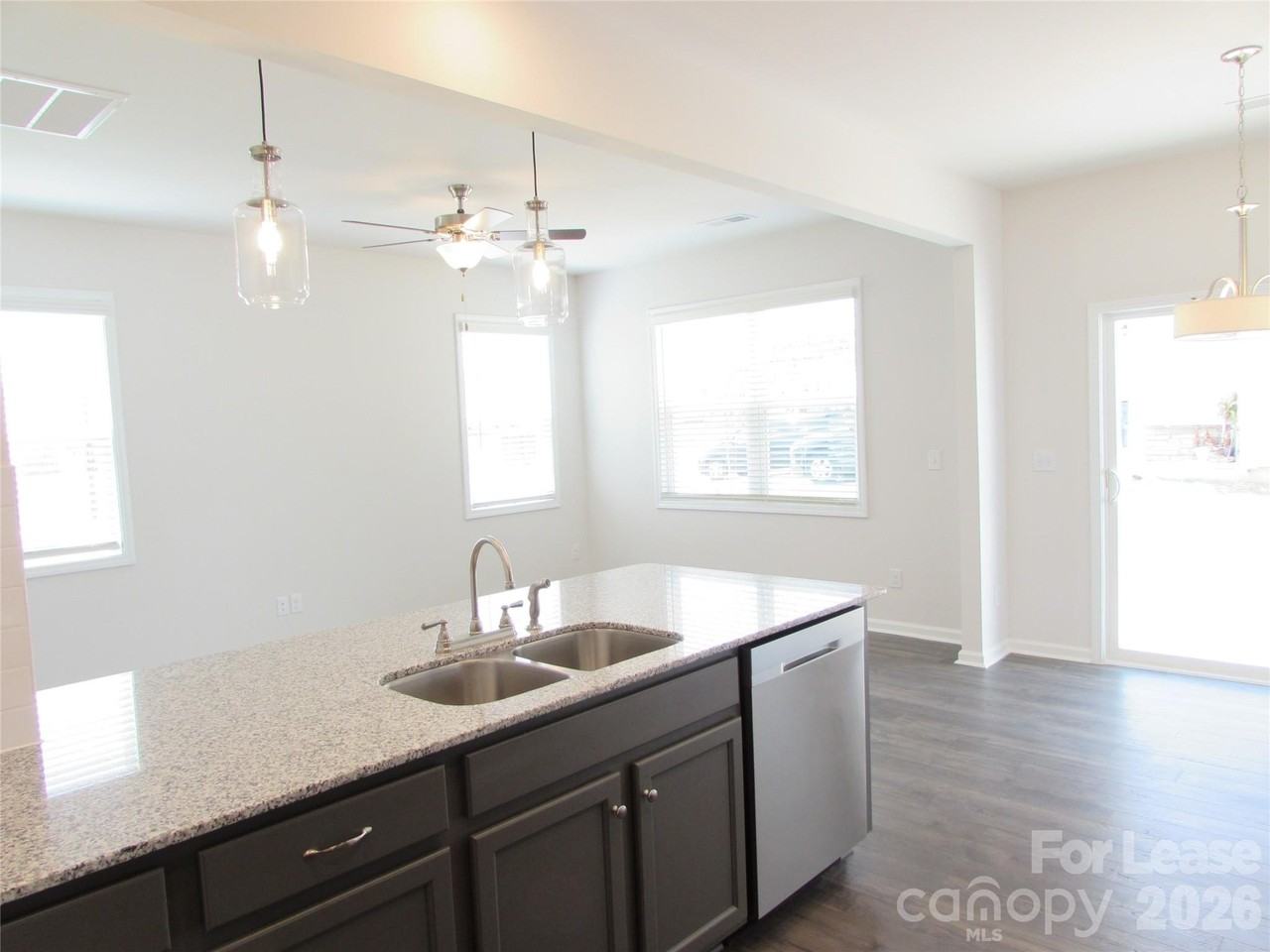 8164 Sheffield Dr Unit 13 - Photo 5 of 13