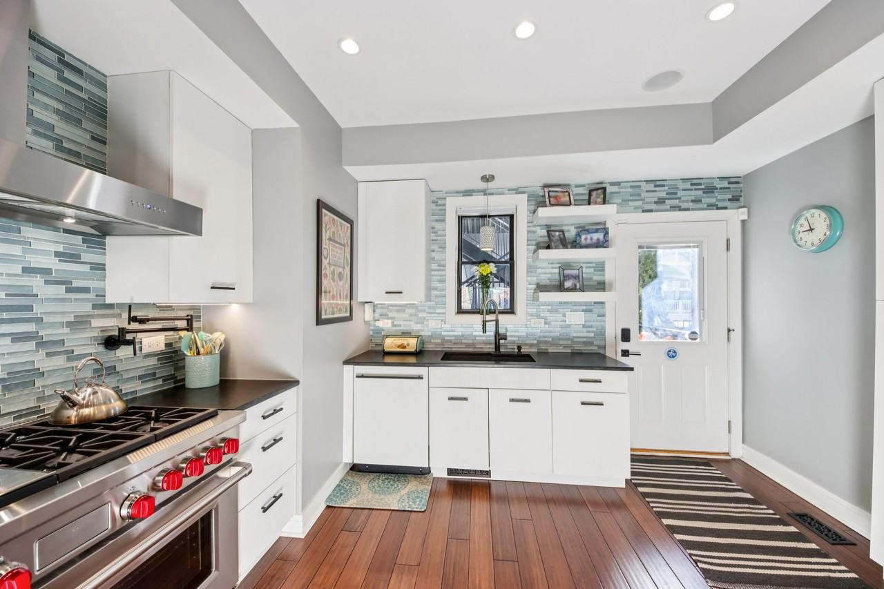 1717 N Hudson Ave - Photo 3 of 42