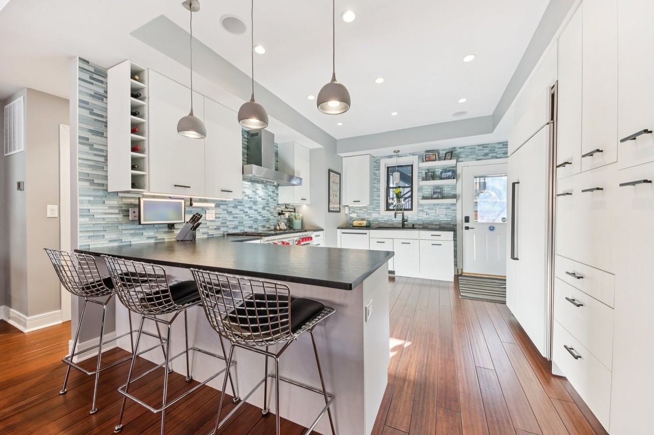 1717 N Hudson Ave - Photo 6 of 42