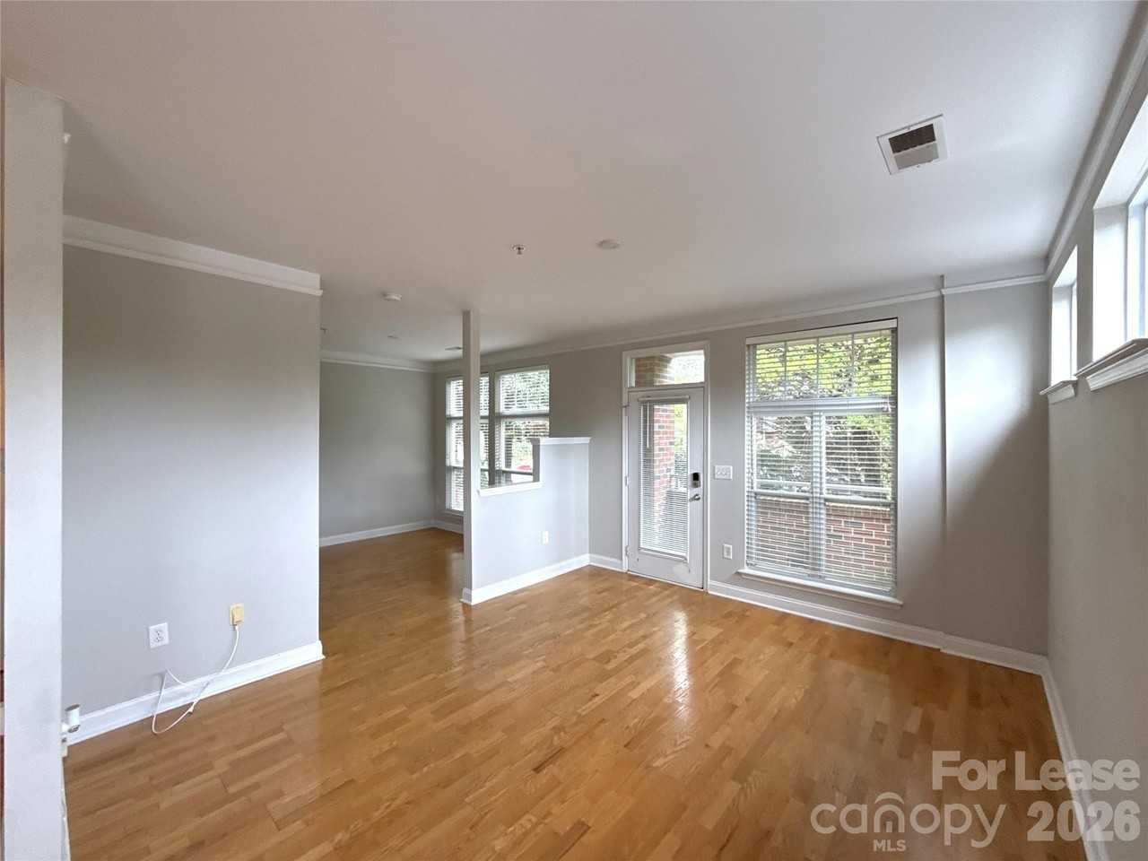 534 Oakland Ave - Photo 2 of 19