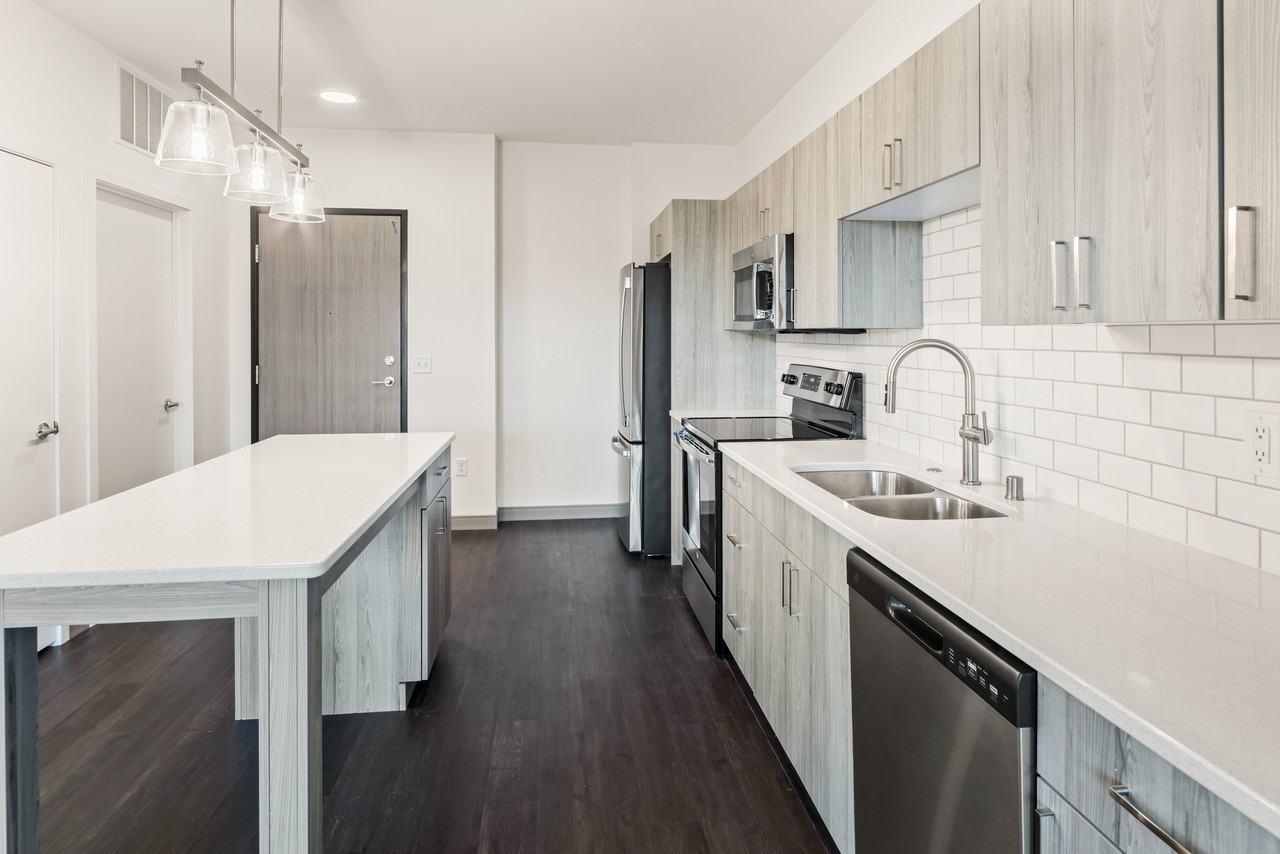 2420 E Capitol Dr #407 - Photo 3 of 24