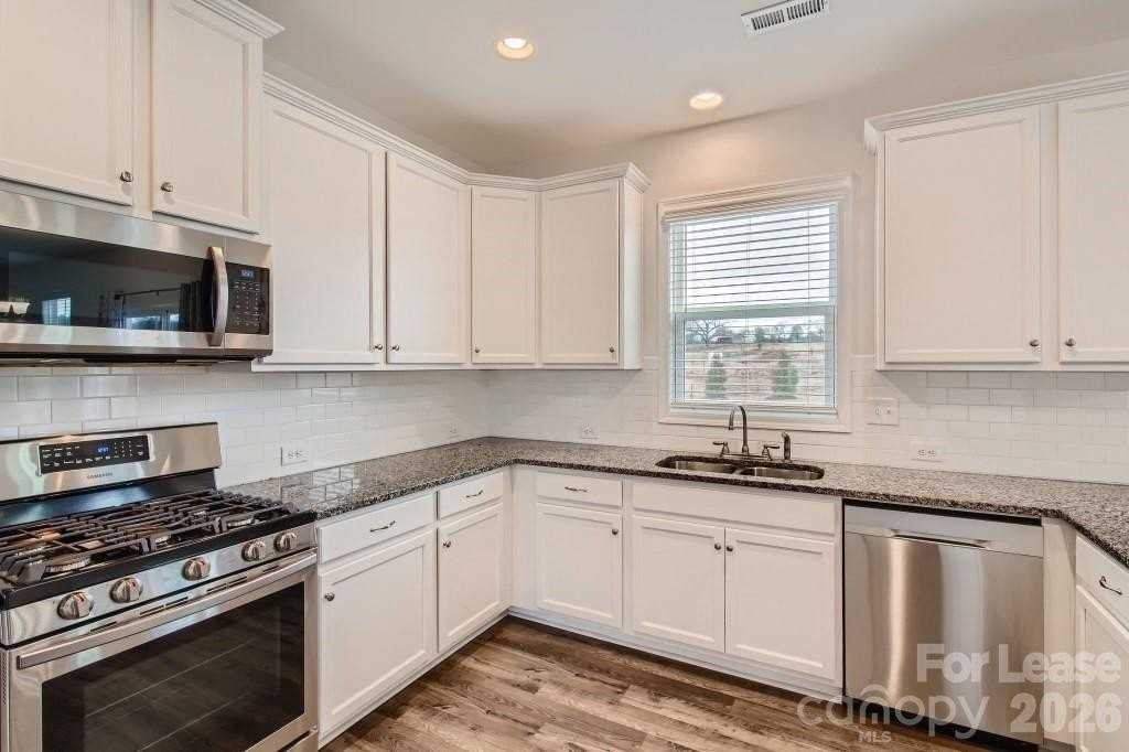 4463 Dover Ct - Photo 4 of 26