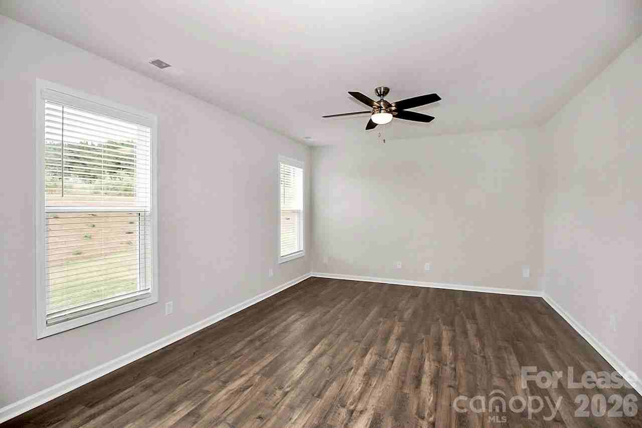 4463 Dover Ct - Photo 7 of 26