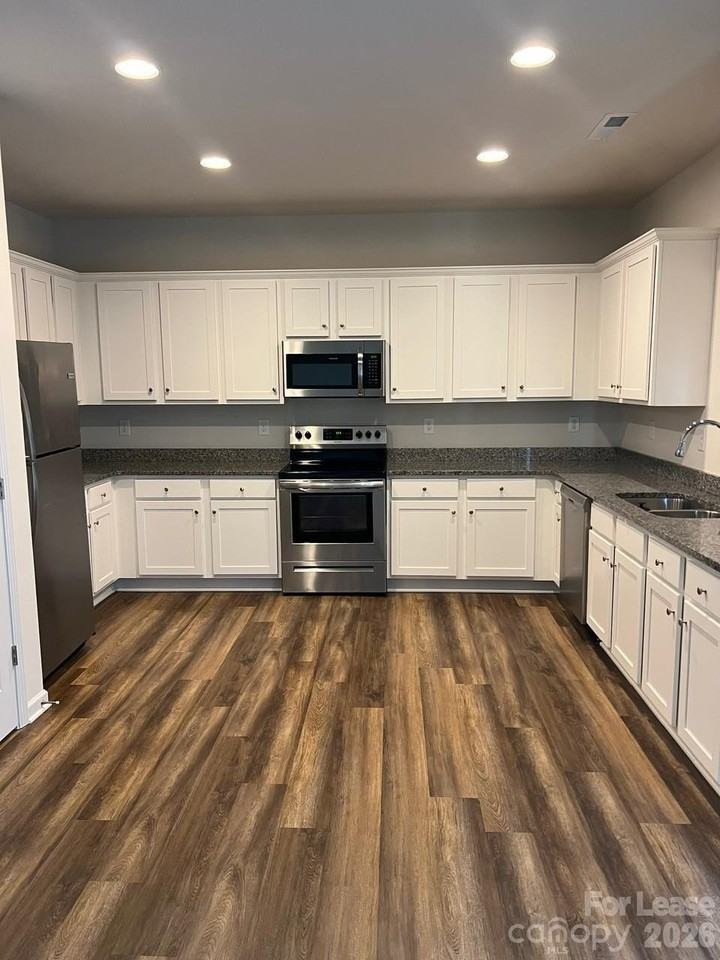 144 Spring Forest Dr - Photo 4 of 14