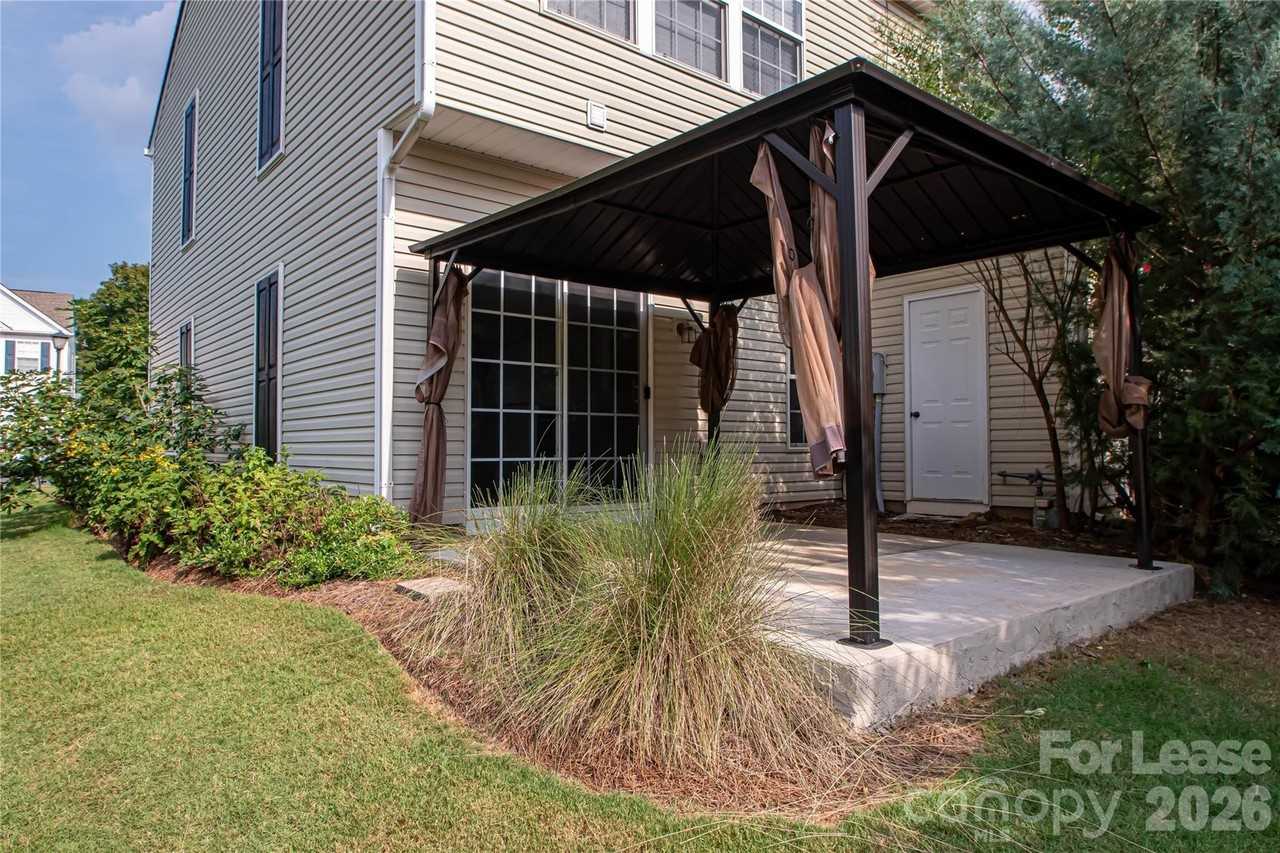 3148 Mannington Dr - Photo 3 of 35