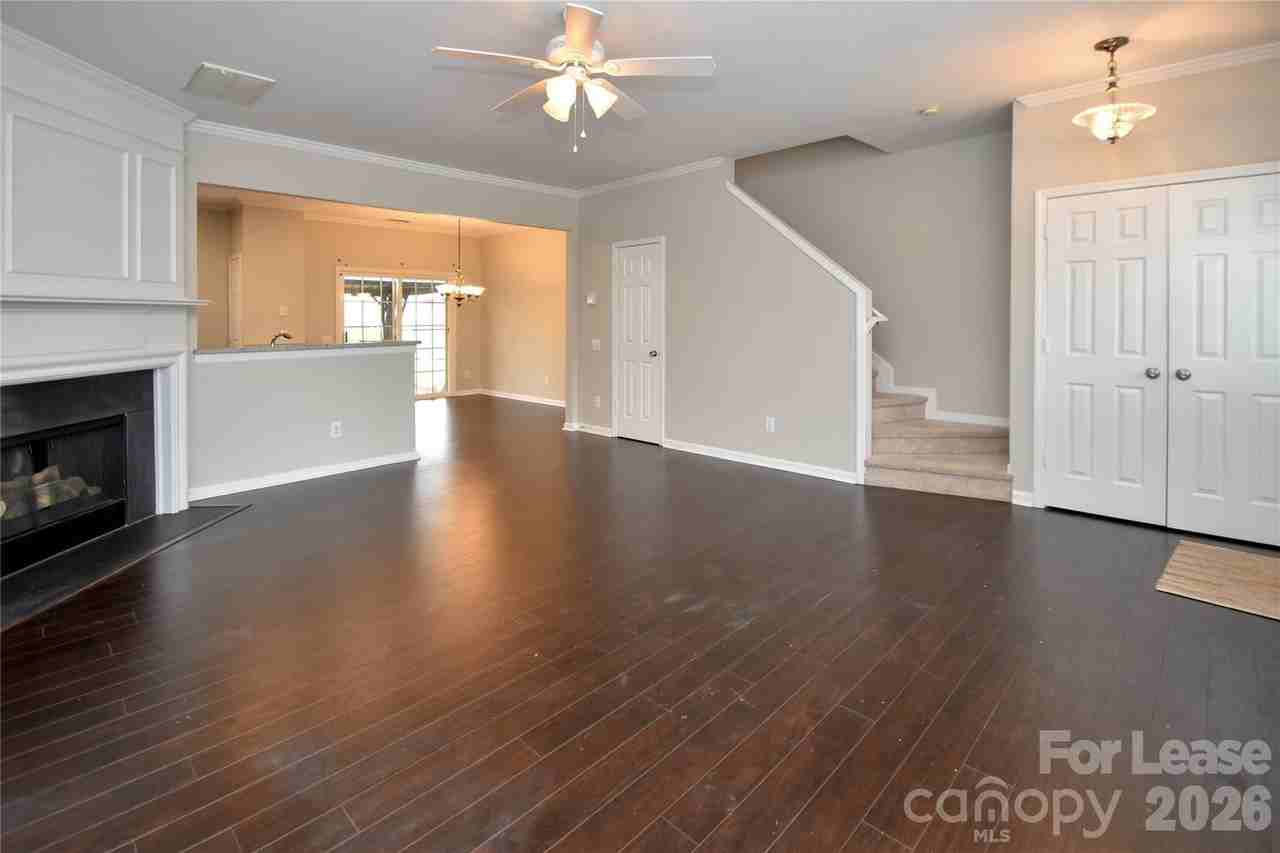 3148 Mannington Dr - Photo 7 of 35