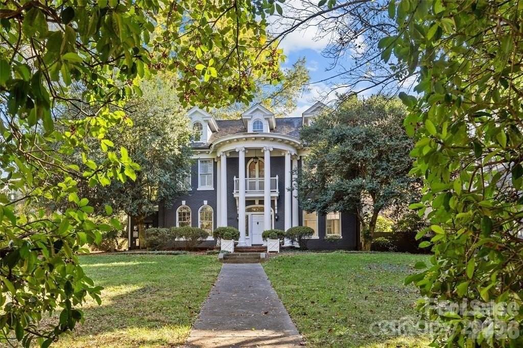 609 Queens Rd Apt A - Photo 2 of 35