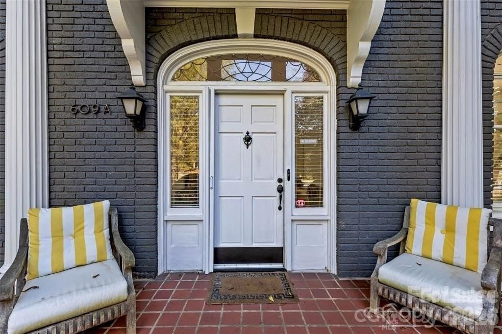 609 Queens Rd Apt A - Photo 4 of 35