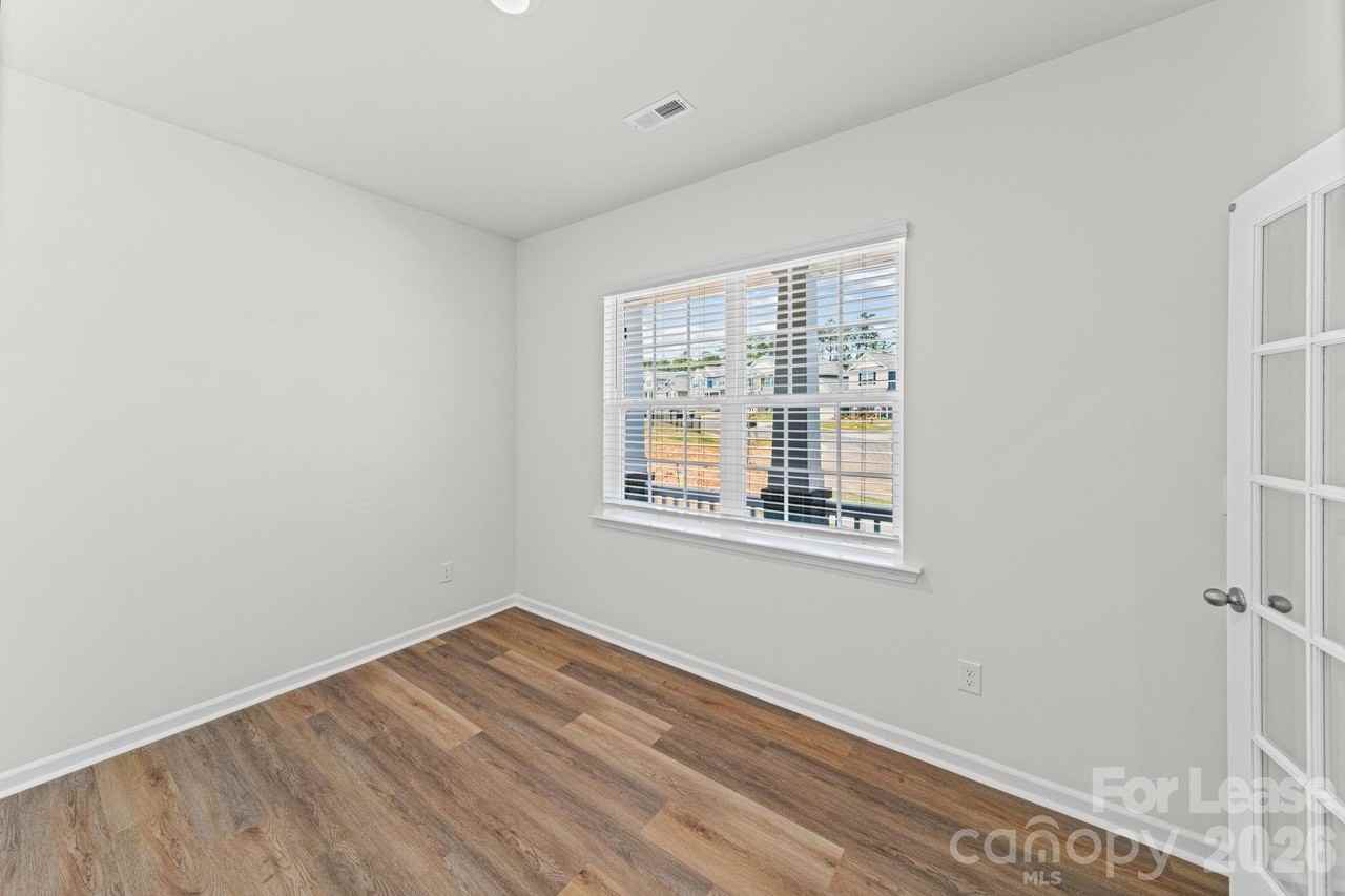 204 Calvin Creek Dr - Photo 7 of 44