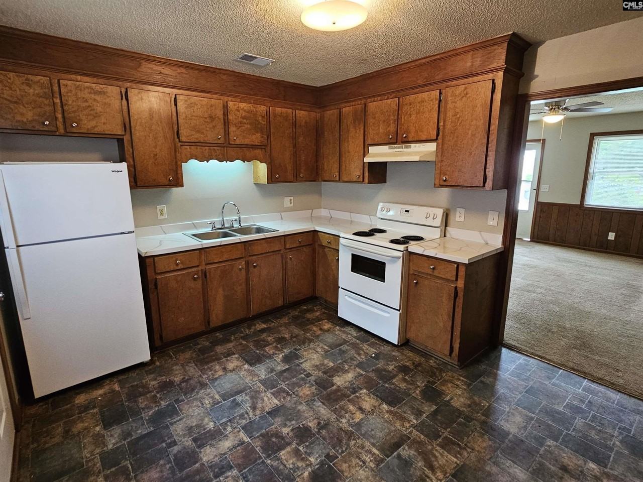 3904 Persimmon St - Photo 6 of 9