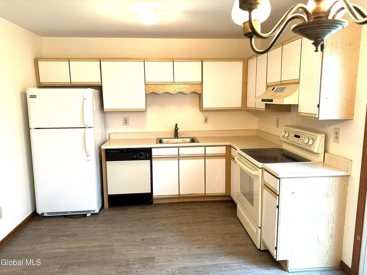 23 Warsaw Ave #22 - Photo 4 of 12