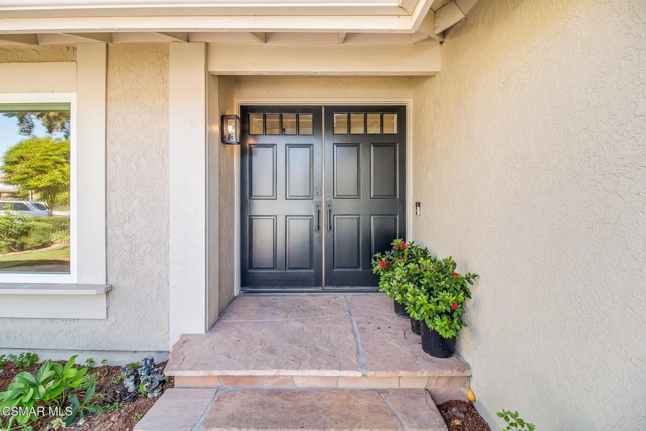 6823 Castle Peak Dr - Photo 2 of 39