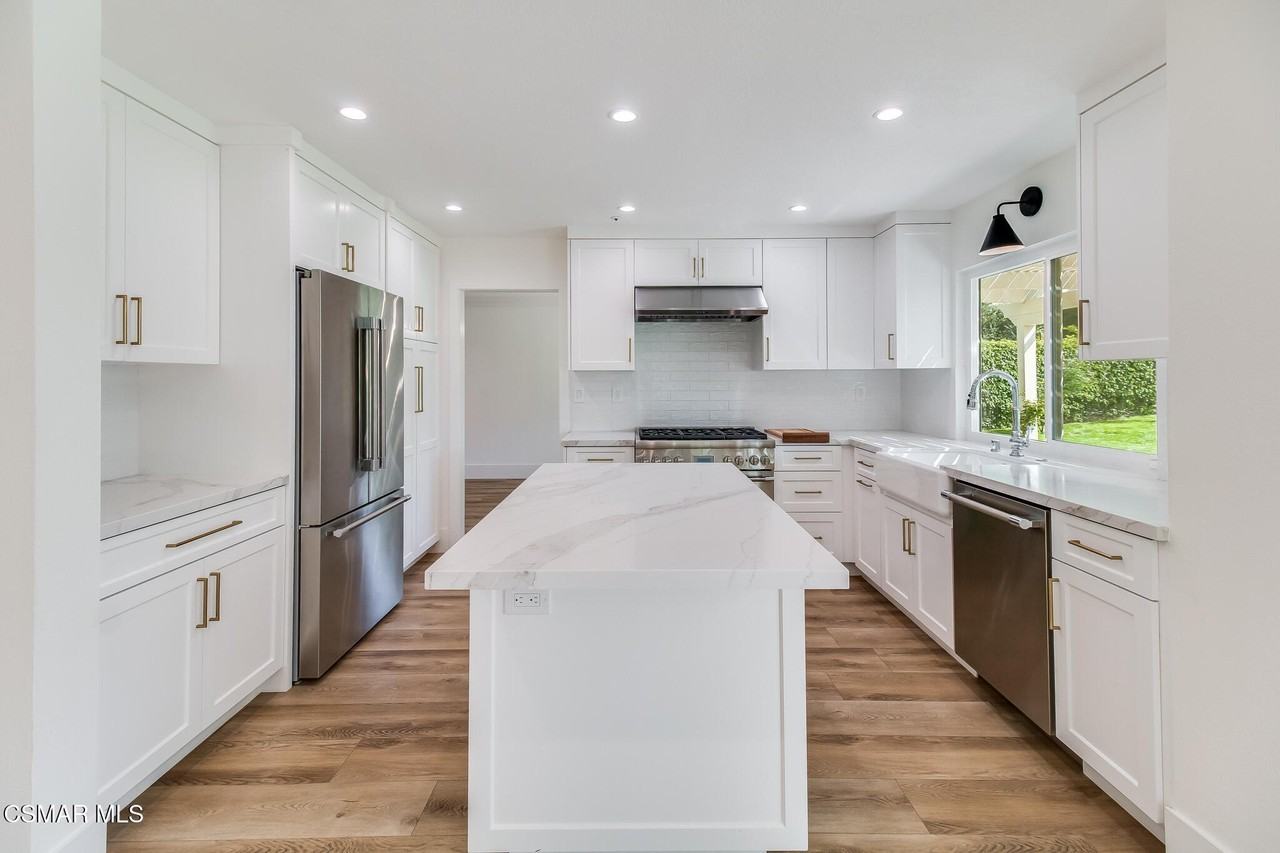 6823 Castle Peak Dr - Photo 4 of 39