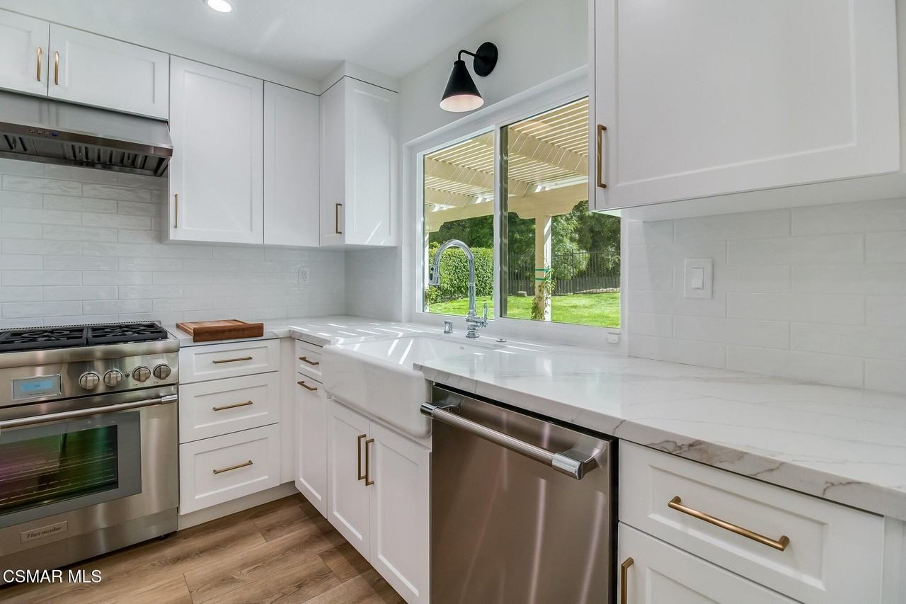 6823 Castle Peak Dr - Photo 5 of 39