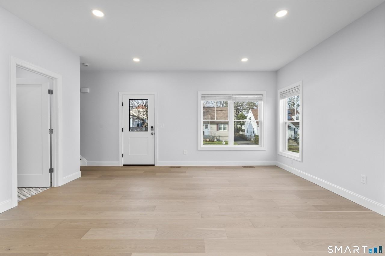 183 Vesper St - Photo 6 of 40