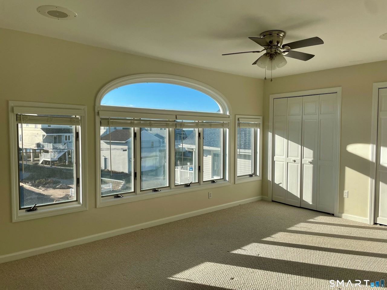 283 Cosey Beach Ave - Photo 4 of 17