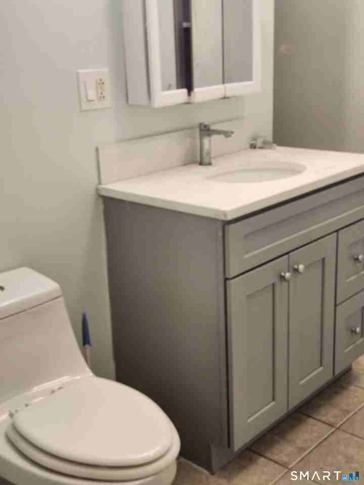 488 Chapel St Apt 6 - Photo 6 of 19