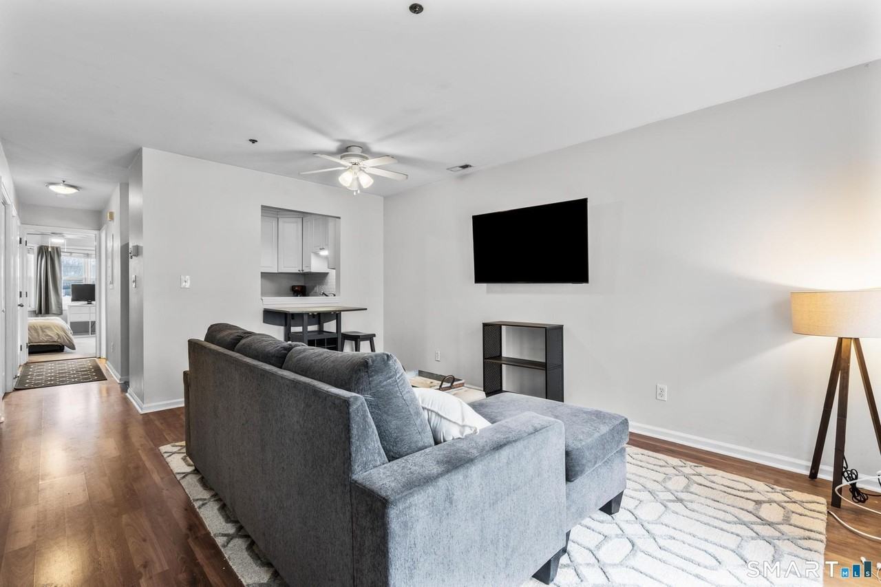 31 High St #4-2C - Photo 4 of 25