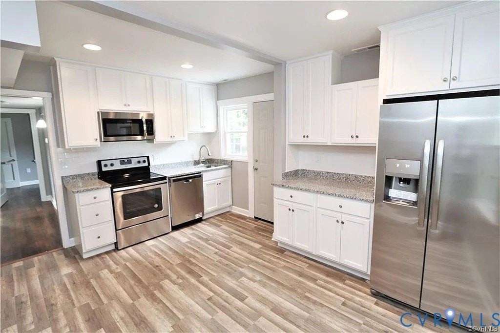 3701 Moody Ave - Photo 2 of 12