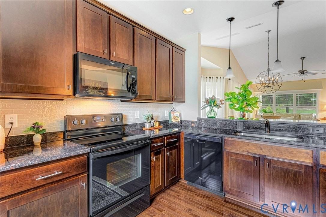 13954 Stanley Park Dr - Photo 3 of 40