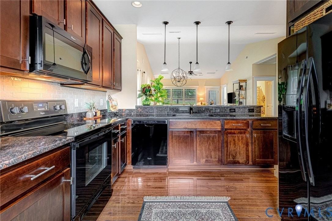 13954 Stanley Park Dr - Photo 4 of 40