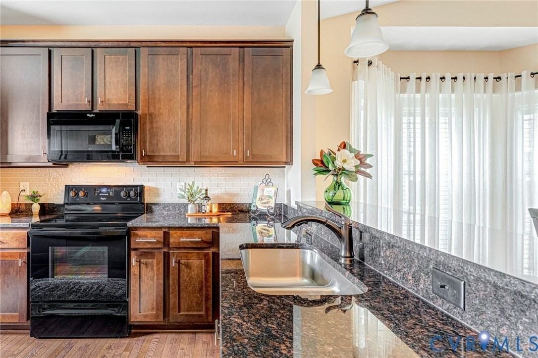 13954 Stanley Park Dr - Photo 5 of 40