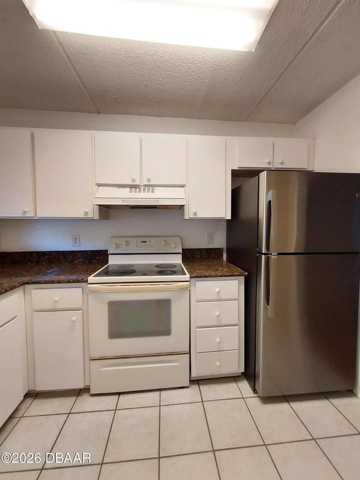 55 Vining Ct Apt 204 - Photo 4 of 26