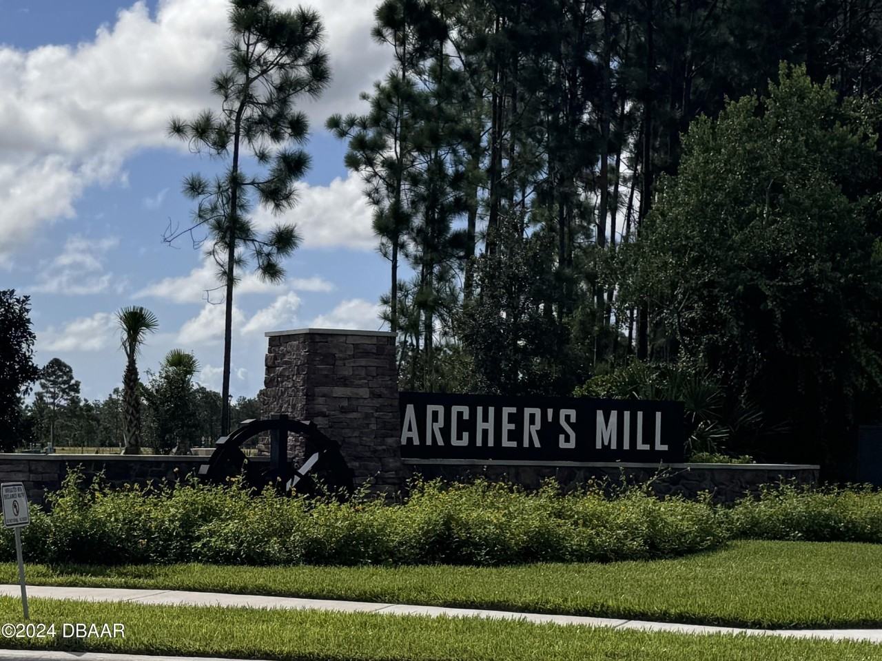 341 E Merimont Ln - Photo 2 of 36