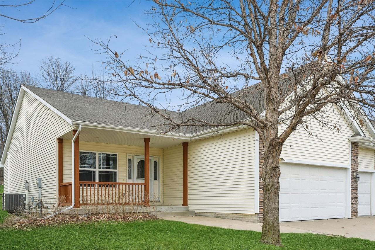 4813 Sawyers Dr - Photo 2 of 30