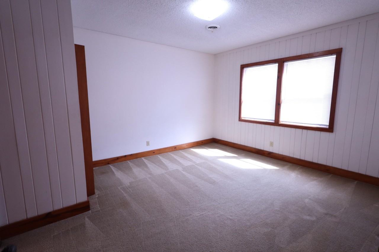 321 Michael Ct - Photo 7 of 16