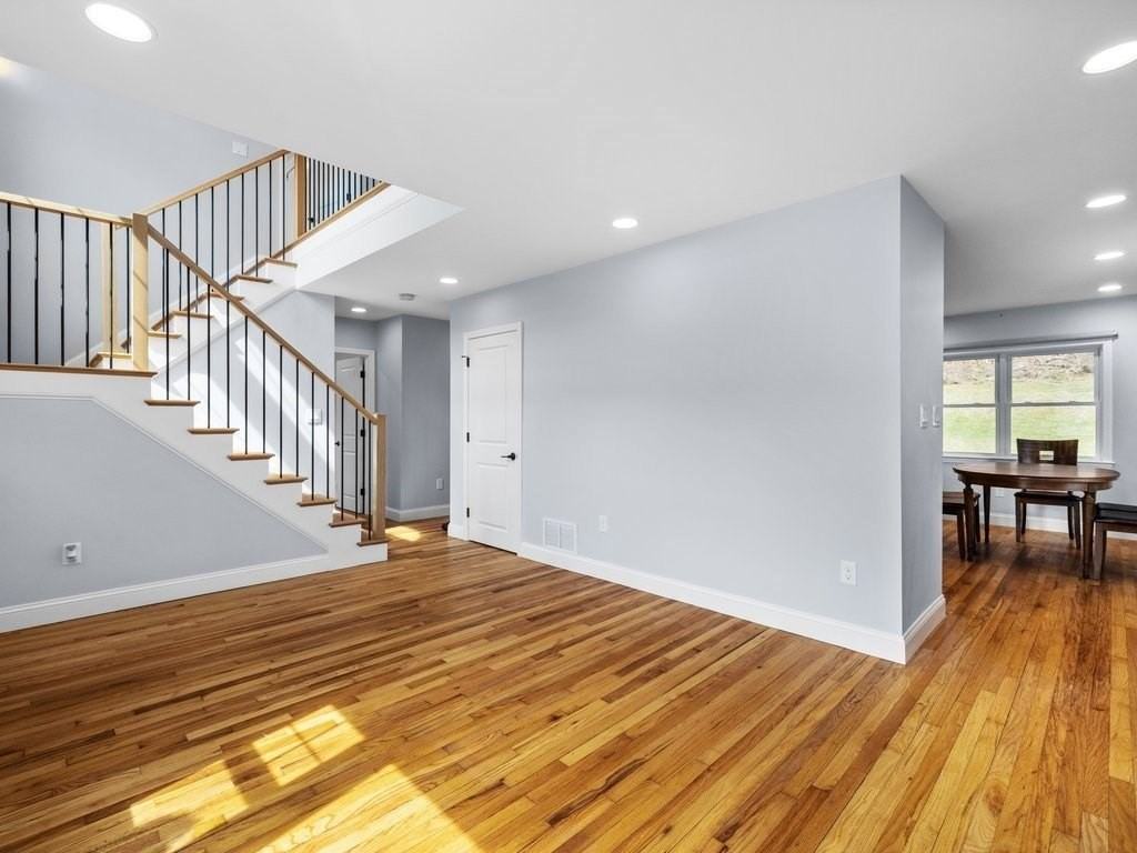 165 Hartford St - Photo 6 of 25