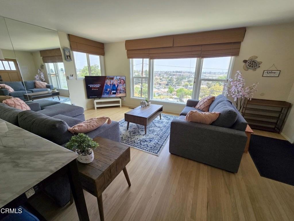 109 Waverly Dr - Photo 5 of 45