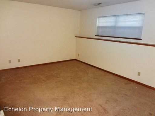 1005 N 3rd St - Photo 3 of 5